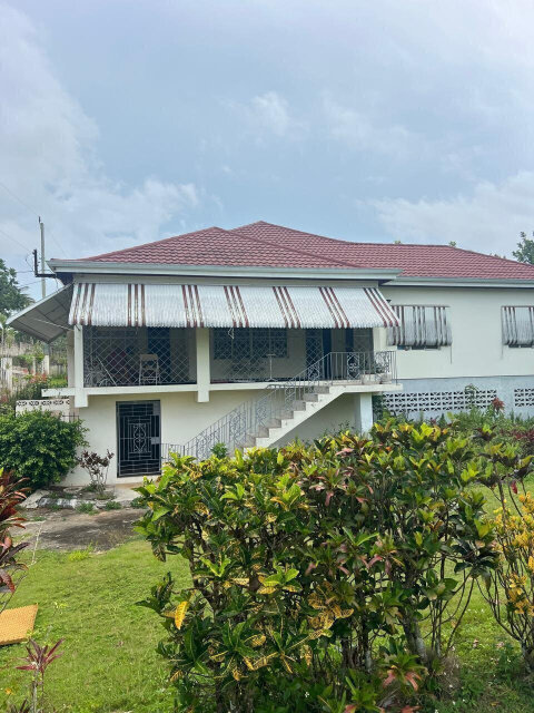 5 Bedroom Commercial/residential Property