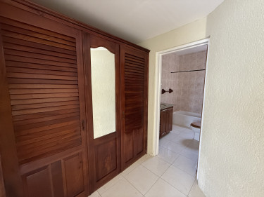 2 Bedroom Runaway Bay, Honeymoon Ci
