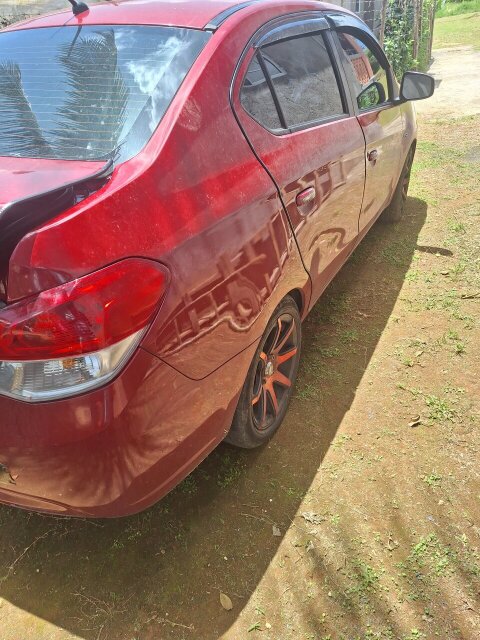 2017 Mitsubishi Attrage