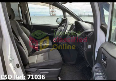 2015 Toyota Voxy