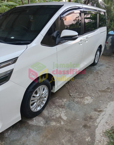 2015 Toyota Voxy