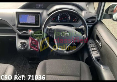 2015 Toyota Voxy