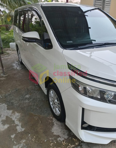 2015 Toyota Voxy Buses 2.480000