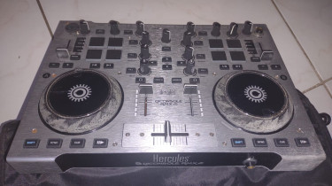 HERCULES RMX2 DJ CONSOLE $90,000