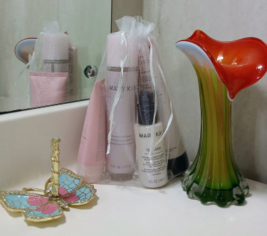 Mary Kay Skin Care Products  Makeup & Accessories Red Hills Road