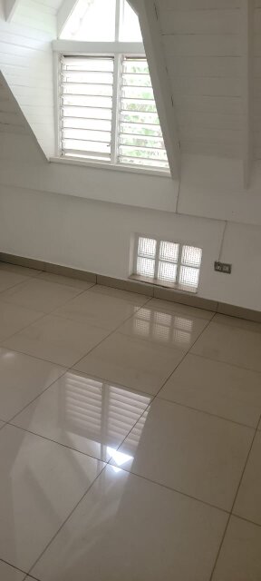 1 Bedroom And 1 Single Attic Space