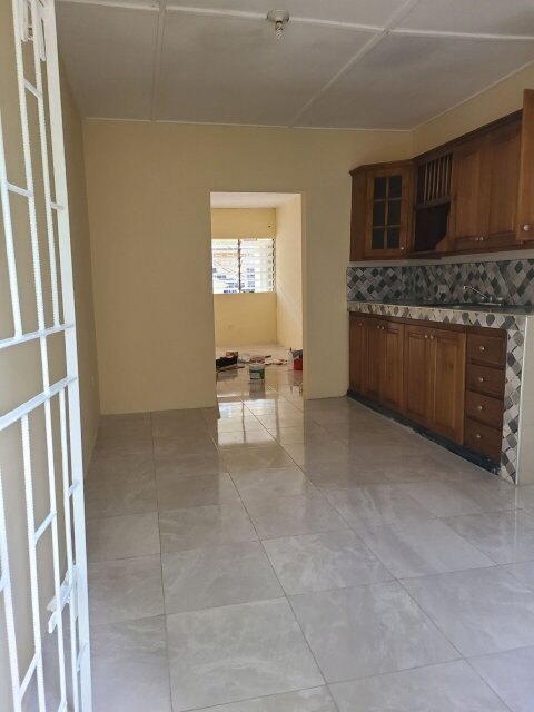 2 Bedroom Unit In Leas Flat, Red Hills