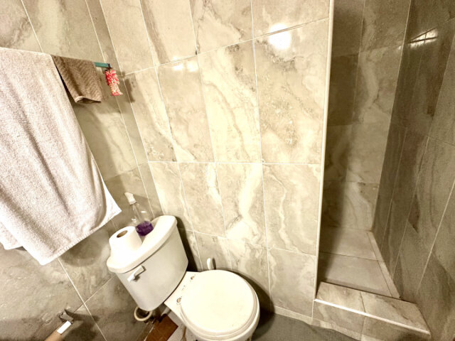 3 Bedroom 2bath Unfurnished Apartment