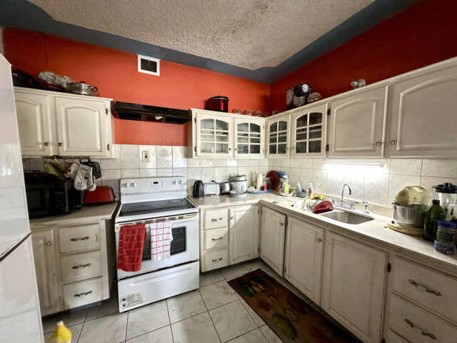 3 Bedroom 2bath Unfurnished Apartment