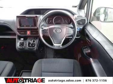 2017 TOYOTA VOXY