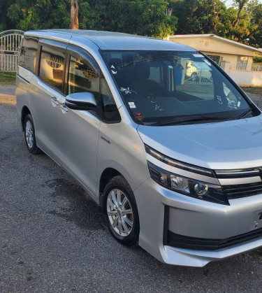 2017 TOYOTA VOXY
