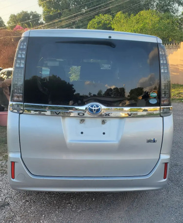 2017 TOYOTA VOXY