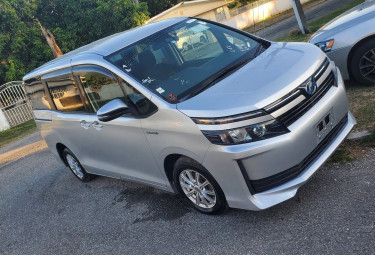 2017 TOYOTA VOXY Cars Kingston