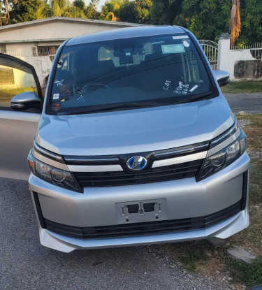 2017 TOYOTA VOXY