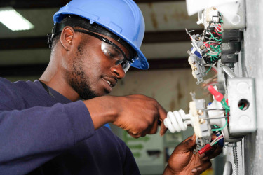 Need A Good Electrician At A Fair Price? Call Now! Construction Services Islandwide