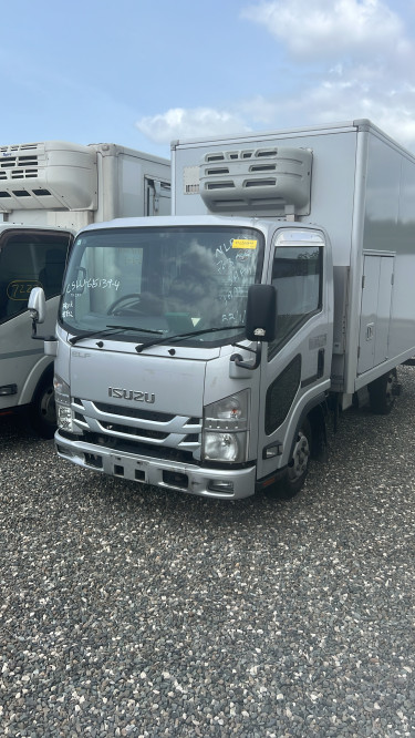 2017 Isuzu ELF Truck Trucks Molynes Road