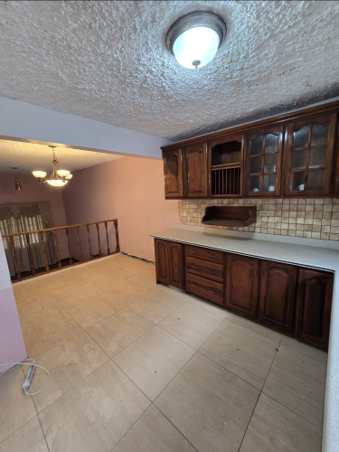 3 Bedroom Townhouse Leas Flat Red Hills