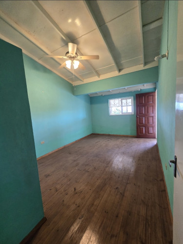 3 Bedroom Townhouse Leas Flat Red Hills