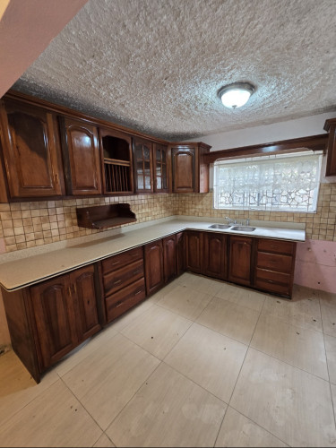 3 Bedroom Townhouse Leas Flat Red Hills