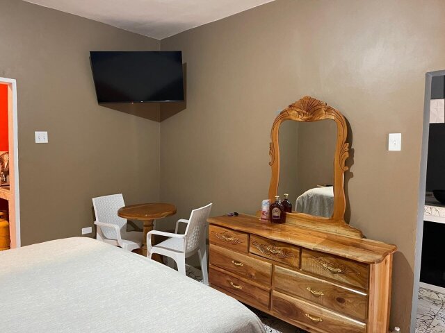 1 Bedroom Apartment With Kitchen And Bathroom