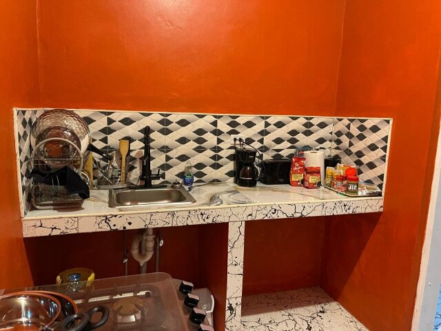 1 Bedroom Apartment With Kitchen And Bathroom