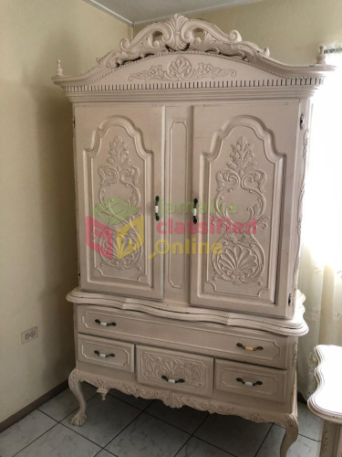Stunning Dresser & High Boy Chest Set 