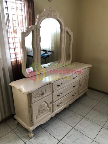 Stunning Dresser & High Boy Chest Set 