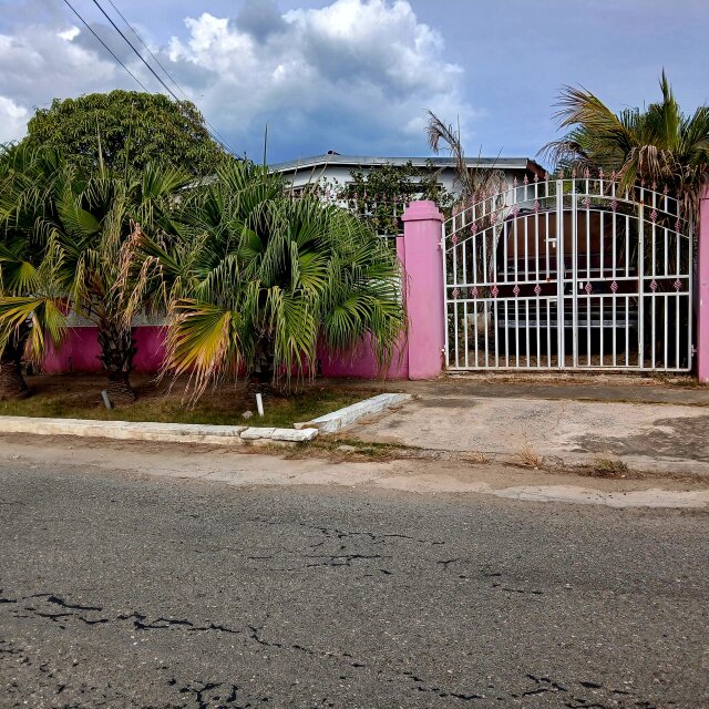 3 Bedrooms Houses Edgewater Portmore