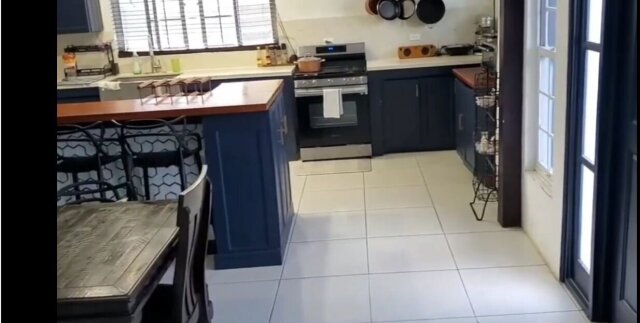 Stylish 3 Bedrooms 3 Bathrooms For Rent