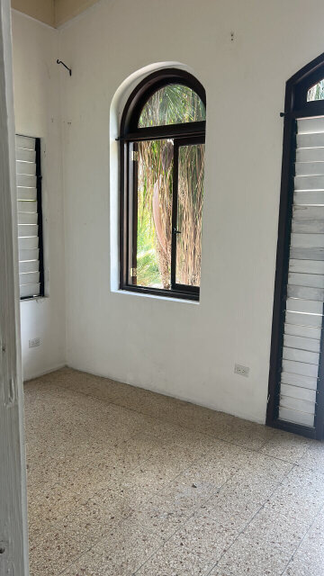 1 Bedroom Apartments UNIVERSITY  CRESCENT