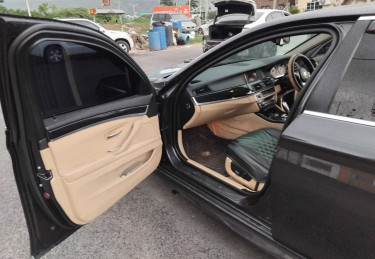 2013 BWM 5 Series Excellent Condition(Lady Driven)