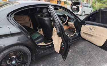 2013 BWM 5 Series Excellent Condition(Lady Driven)