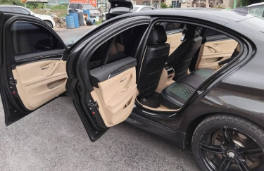 2013 BWM 5 Series Excellent Condition(Lady Driven)