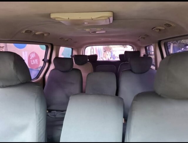 12 Seater Hyundai H1 Bus For Rent