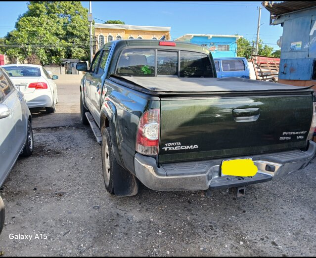 2014 TOYOTA TACOMA LIKE NEW!! 3.5M!!