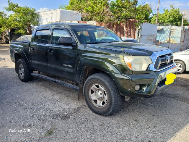 2014 TOYOTA TACOMA LIKE NEW!! 3.5M!!