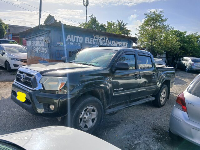2014 TOYOTA TACOMA LIKE NEW!! 3.5M!!
