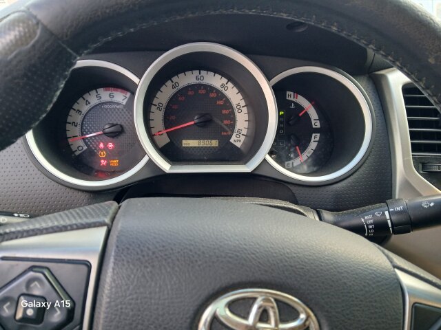 2014 TOYOTA TACOMA LIKE NEW!! 3.5M!!