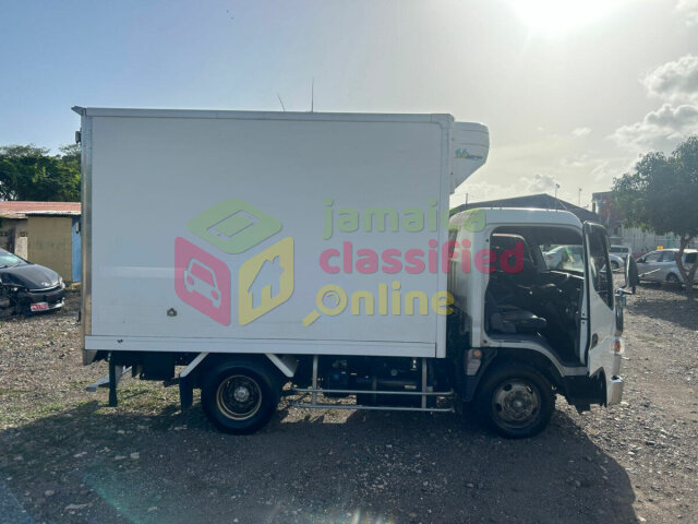 2014 Mitsubishi Fuso