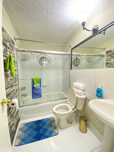 2 Bedroom AIRBNB Apartment Airbnb & Hotels Oakland Apartments, Constant Spring Road
