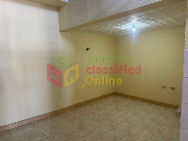 13 Bedroom Apartment , 9 Bathrooms (approximetly)