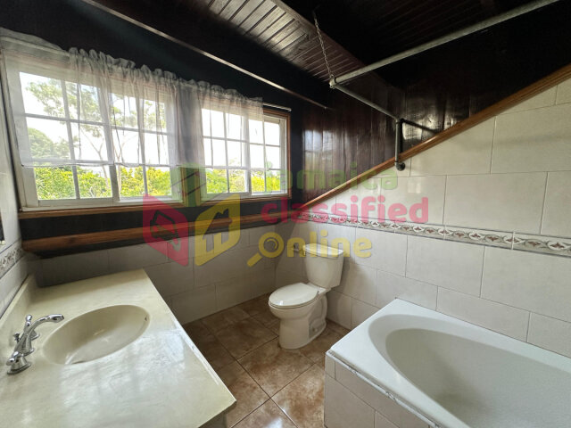 13 Bedroom Apartment , 9 Bathrooms (approximetly)
