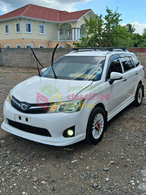2013 Toyota Corolla Fielder X
