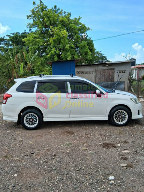 2013 Toyota Corolla Fielder X