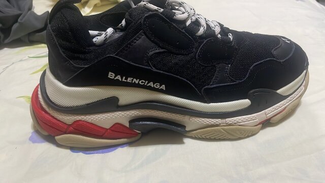 2 Balenciaga
