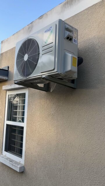 Electrician Kamoy Spence