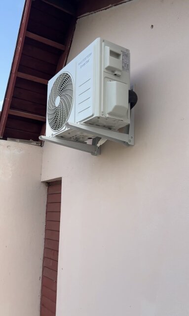 Electrician Kamoy Spence