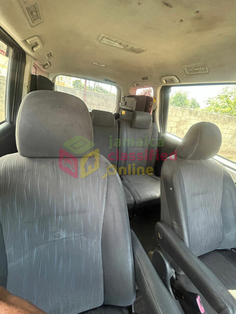 2013 Toyota Noah Si