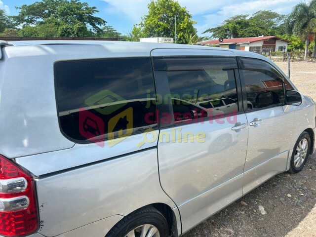 2013 Toyota Noah Si Cars Old Harbour