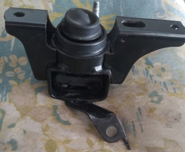 Genuine Used 1NR Engine Mount For Toyota  Cars Kingston 19 East Byron Road Forest 